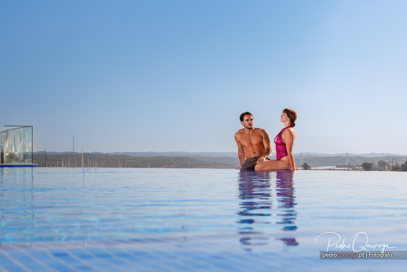 modelos na piscina do hotel Jupiter Portimão